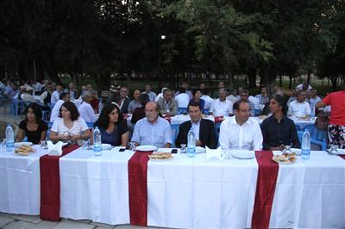 BDP\'den İftar Yemeği