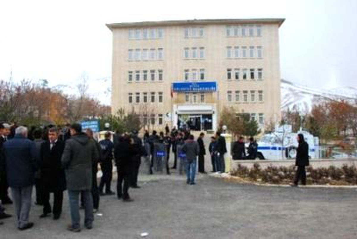 Bitlis\'te Kooperatif Başkanı Kök\'ün Gözaltına Alınması