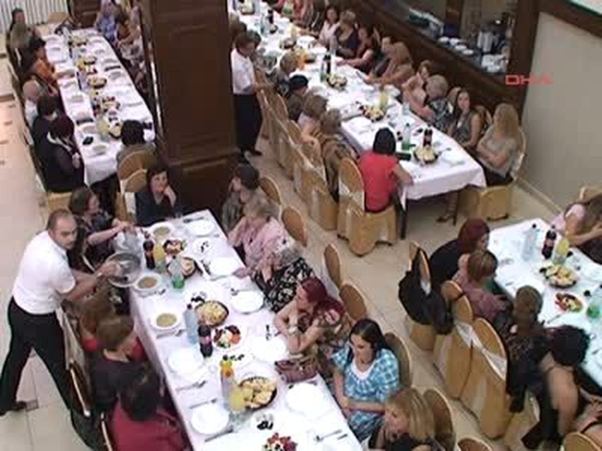 İftara 300 Kosovalı Kadın Katıldı