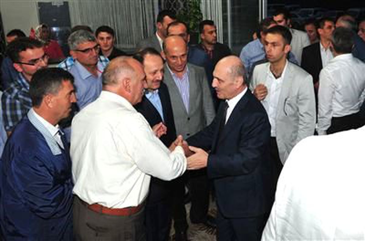 Bakan Bayraktar AK Parti Teşkilatının İftar Yemeğine Katıldı