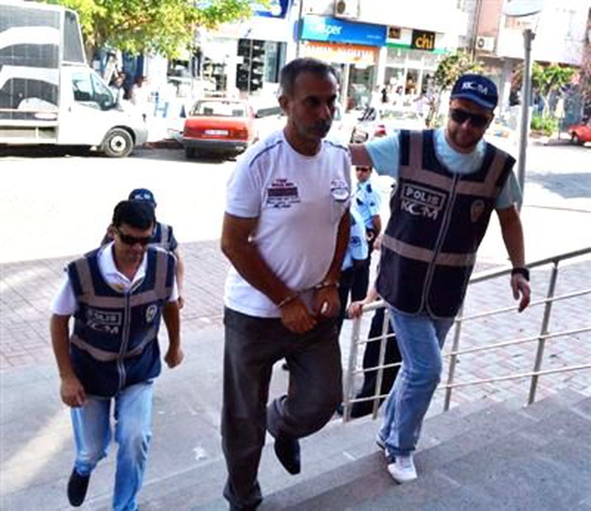 \'Check-Out\' Operasyonu Şüphelisi 27 Kişi Adliyede