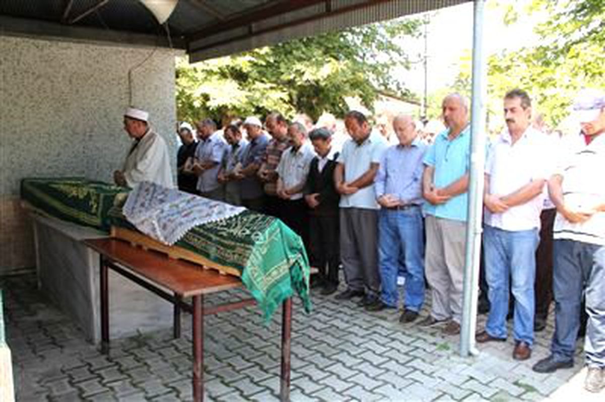 Cinnet Kurbanı Baba ve Kızı Toprağa Verildi