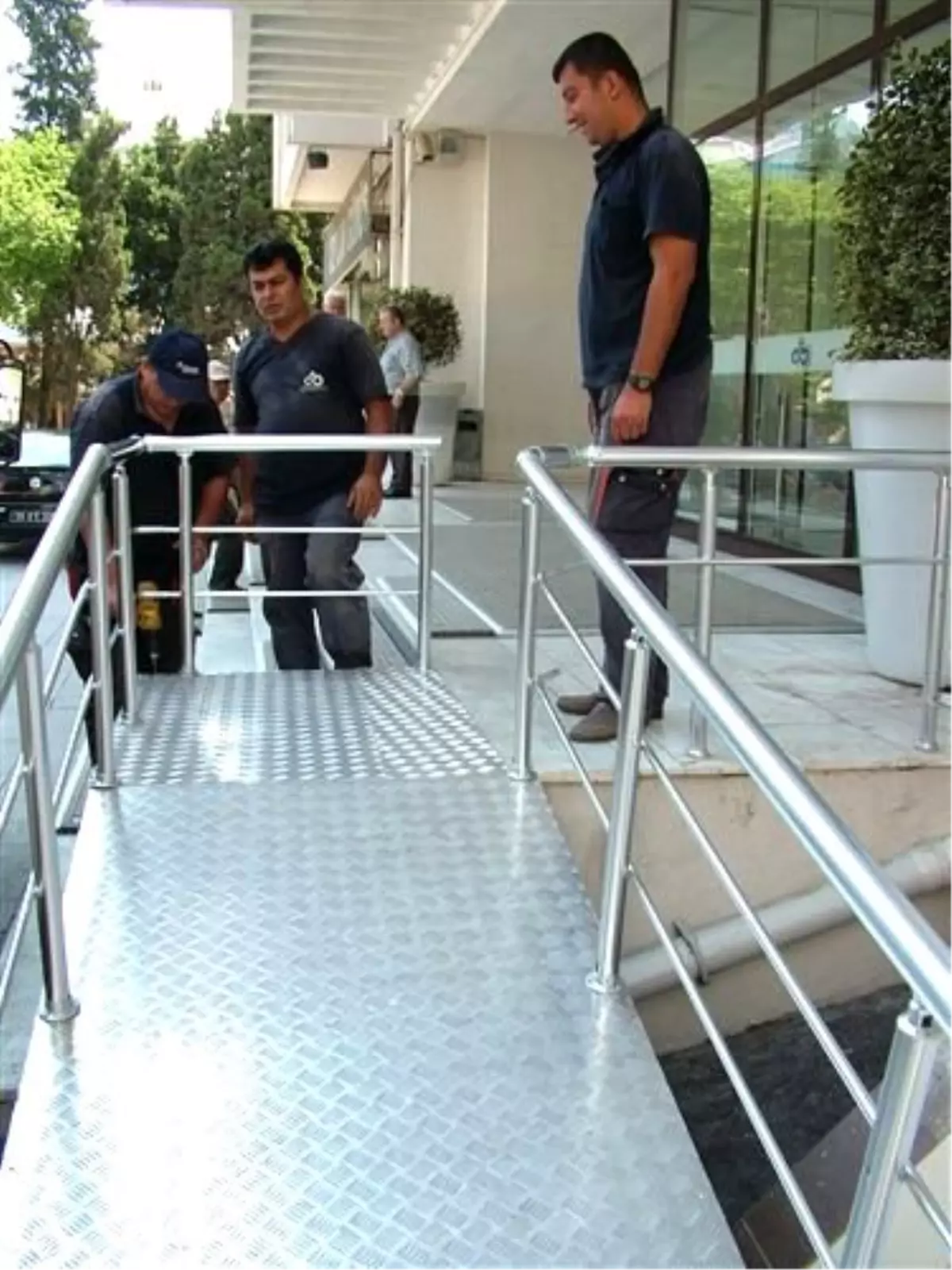 Çorlu Belediyesi'ne Engelli Rampası