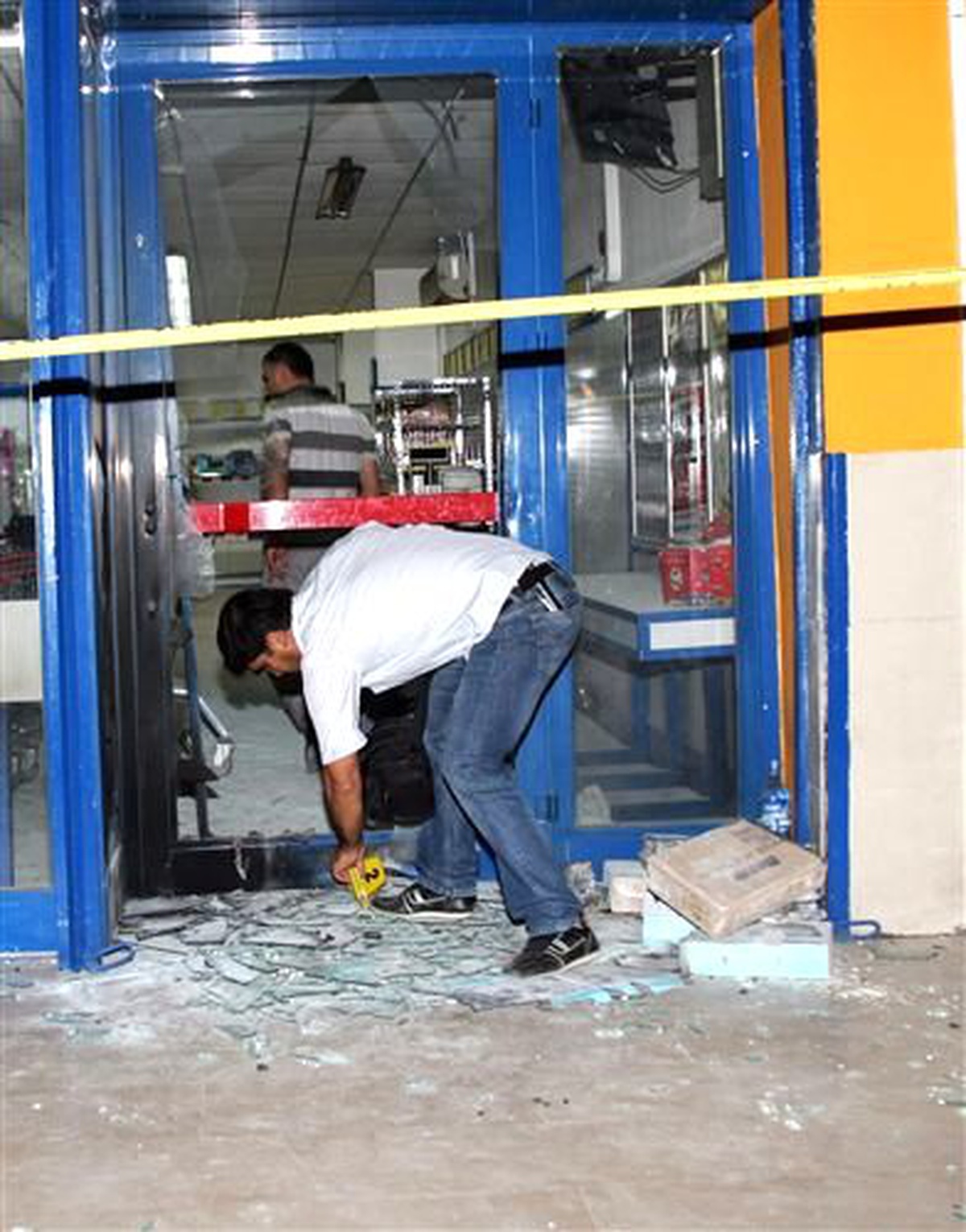 Gaziantep\'te PKK Yandaşları Bir Markete Saldırdı