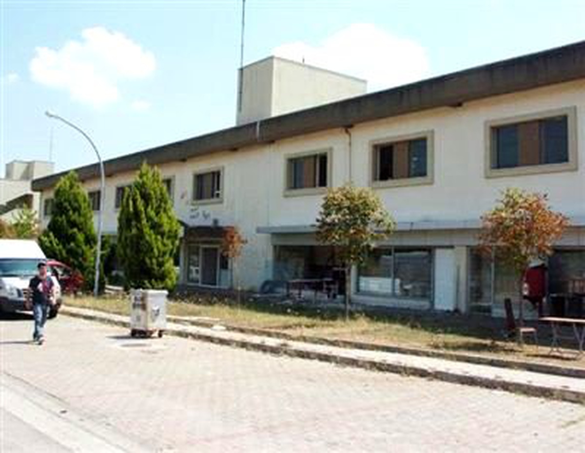 Gölcük\'teki Harabeye Dönen Kalıcı İşyerlerine Tekstilci İlgisi