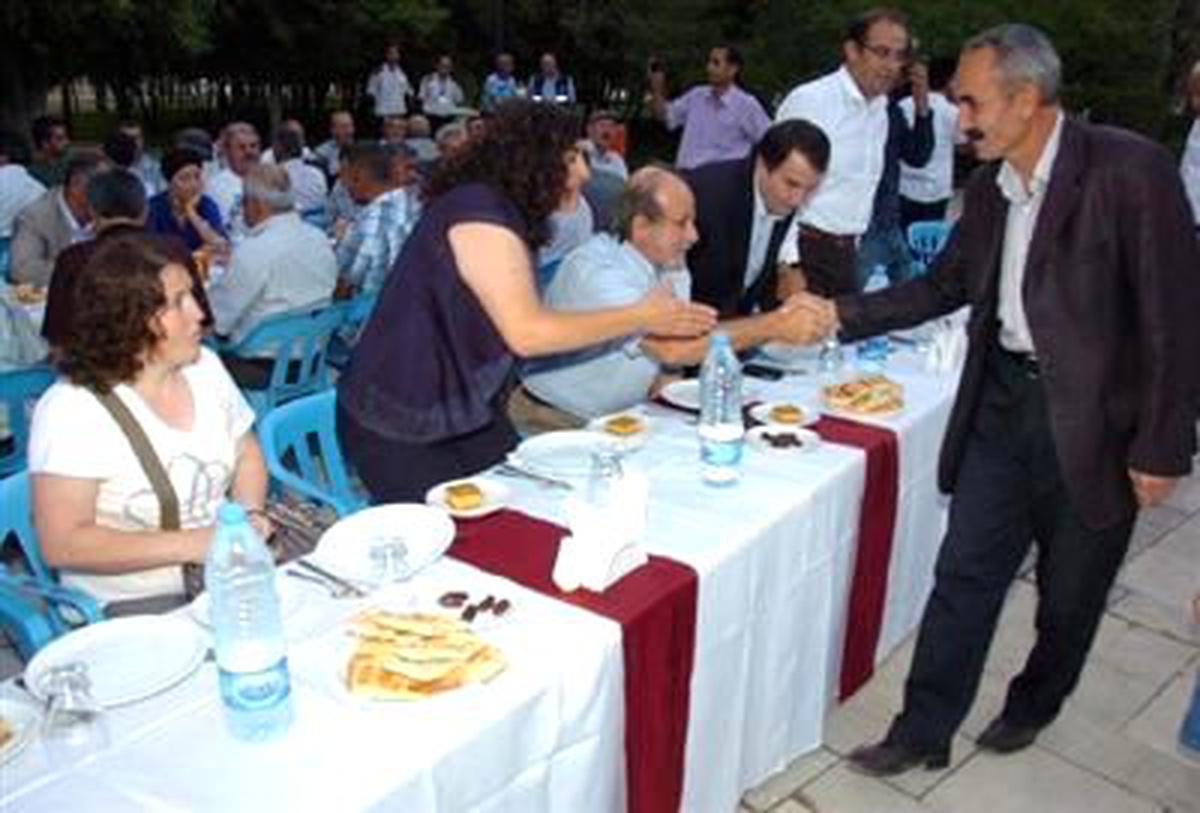 Gülten Kışanak: "Batı Kürdistan\'daki Başarılar Bize Işık Tutacak"