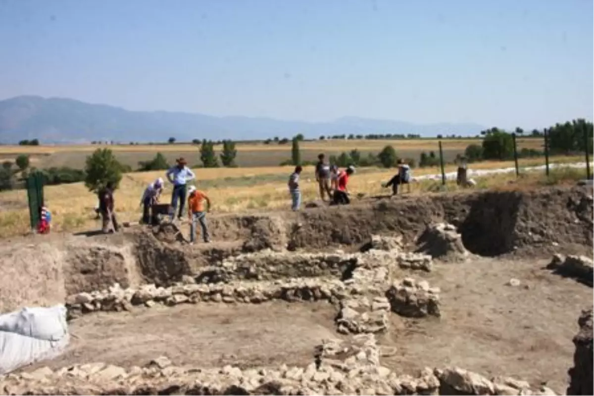 Hacılar Höyüğü Kazıları Başladı
