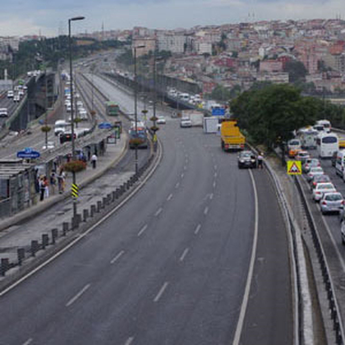 Haliç\'te, Metrobüs Yolu Bu Gece Bakıma Alınacak