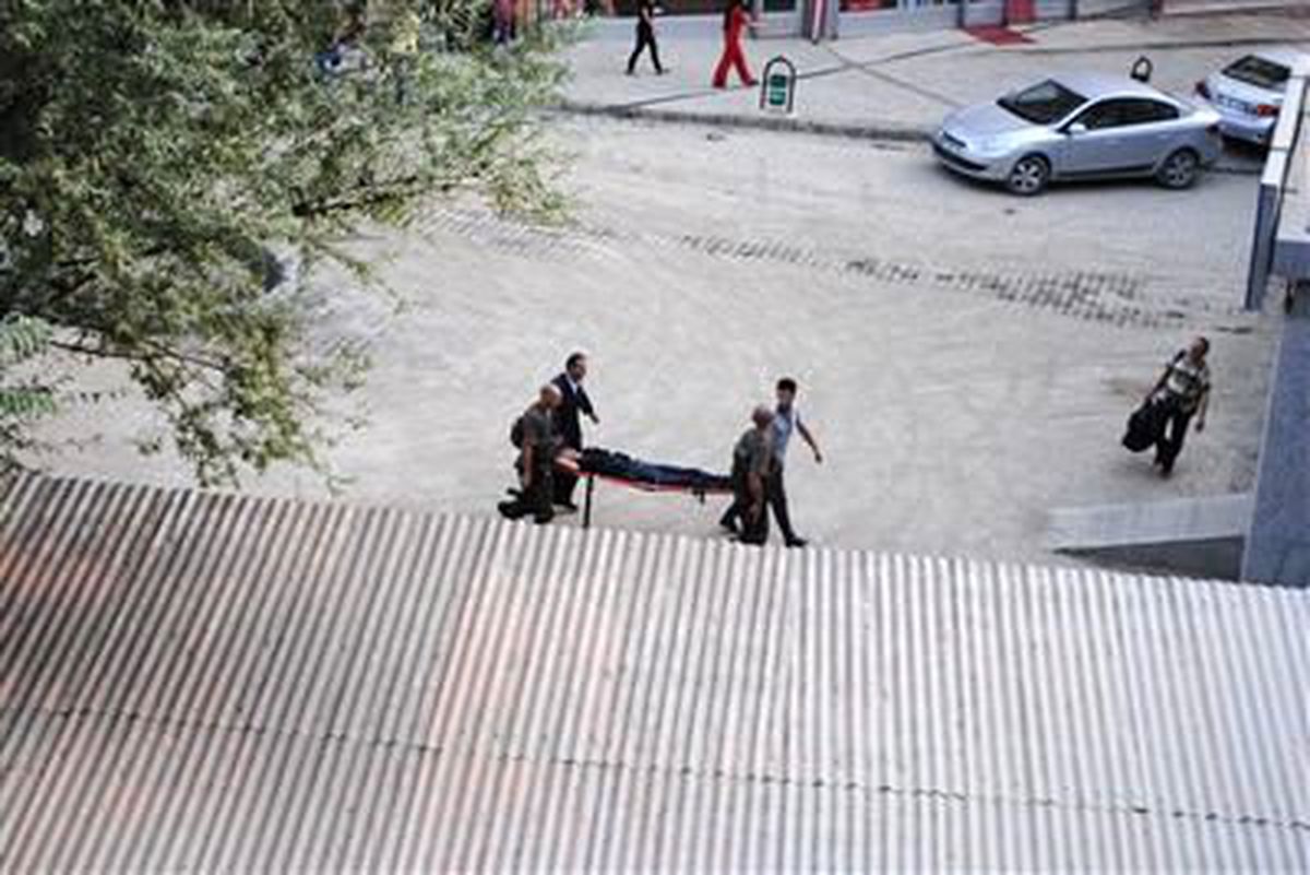 Hükümet Konağı Önünde Patlama: 1 Polis Yaralı