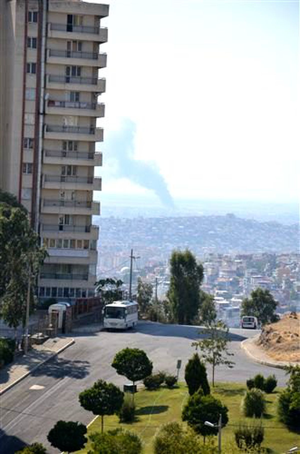 İzmir\'de Korkutan Yangın