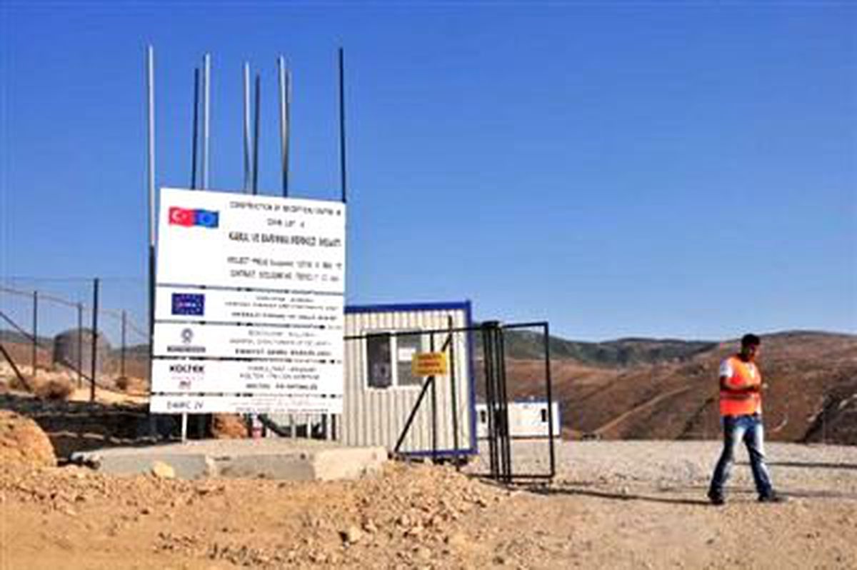 İzmir\'e Mülteci Kabul ve Barınma Merkezi Yapılıyor