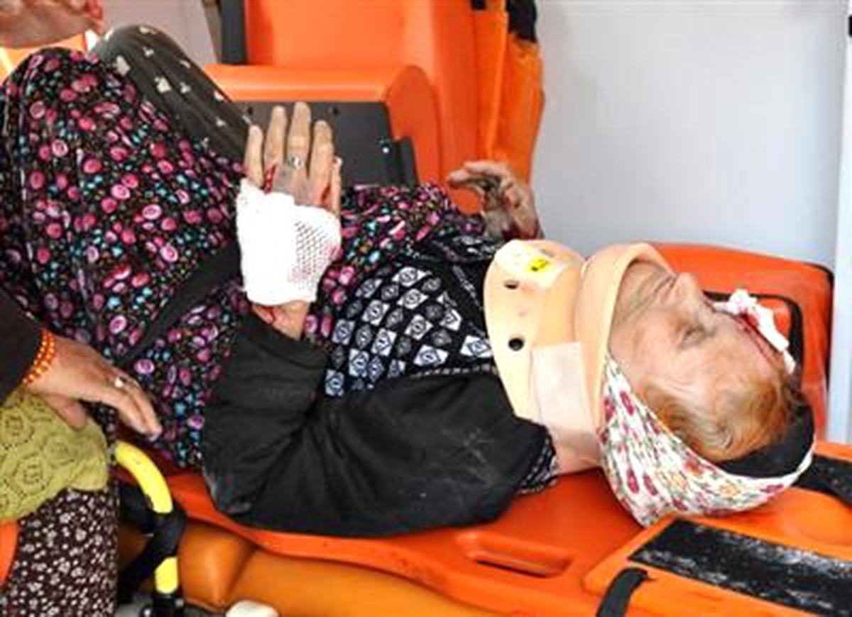 Kamyonetin Çarptığı Anne ve Kızı Yaralandı