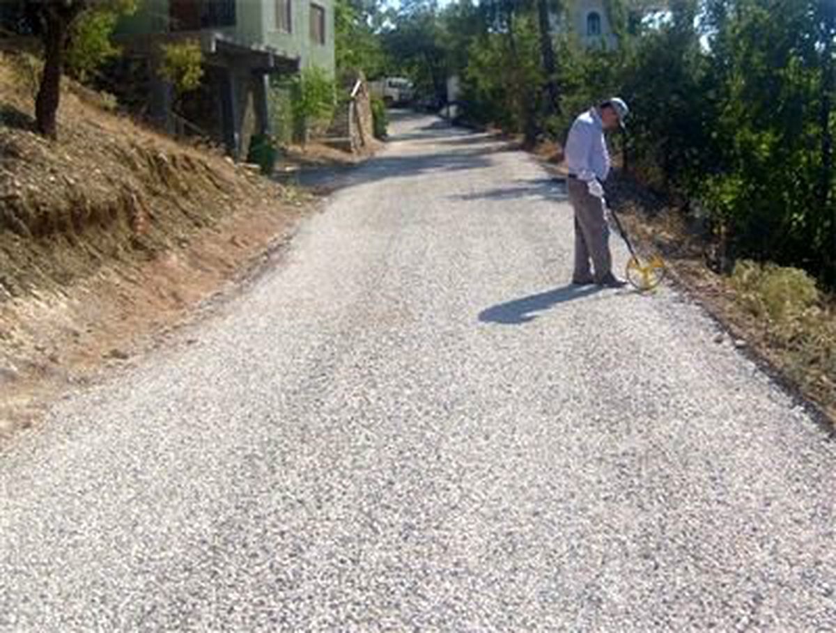 Özel İdare Köy Yollarındaki Çalışmalarını Sürdürüyor