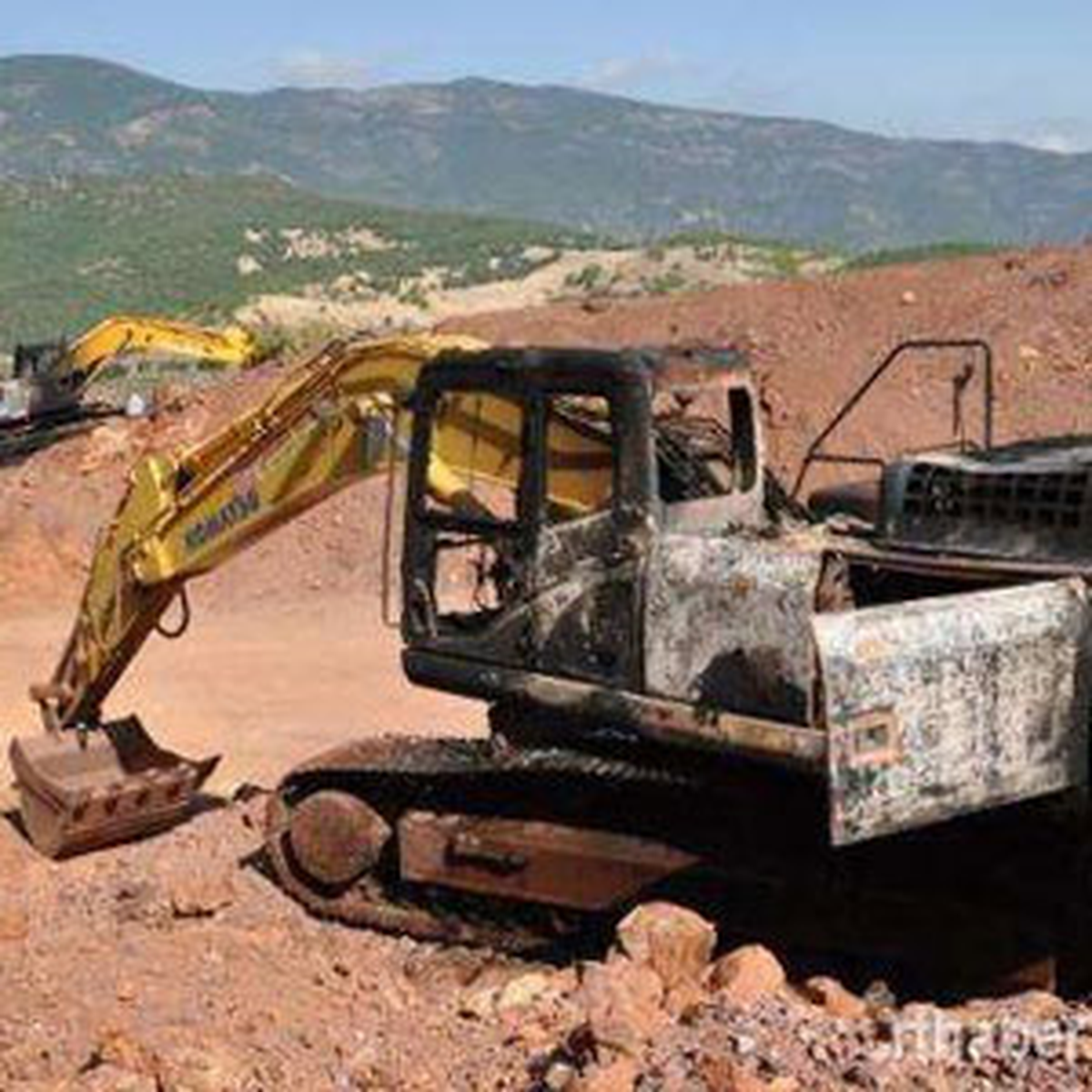 PKK İş Makinelerini Yaktı