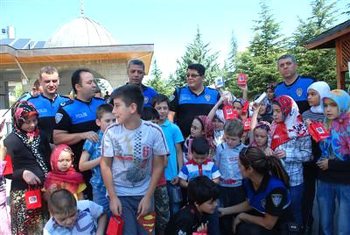 Polisten Bayram Harçlığı
