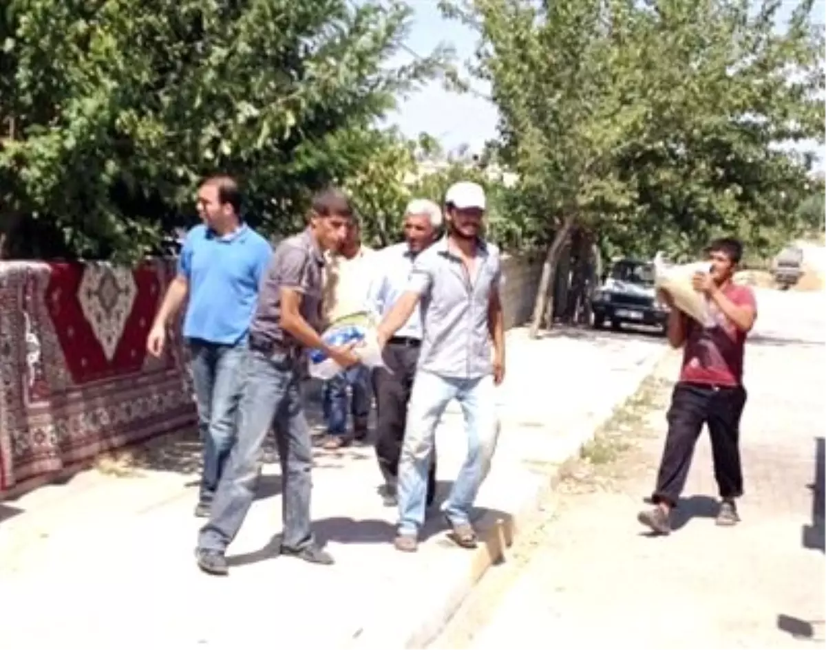 Samsatlı İşadamından Gıda Yardımı