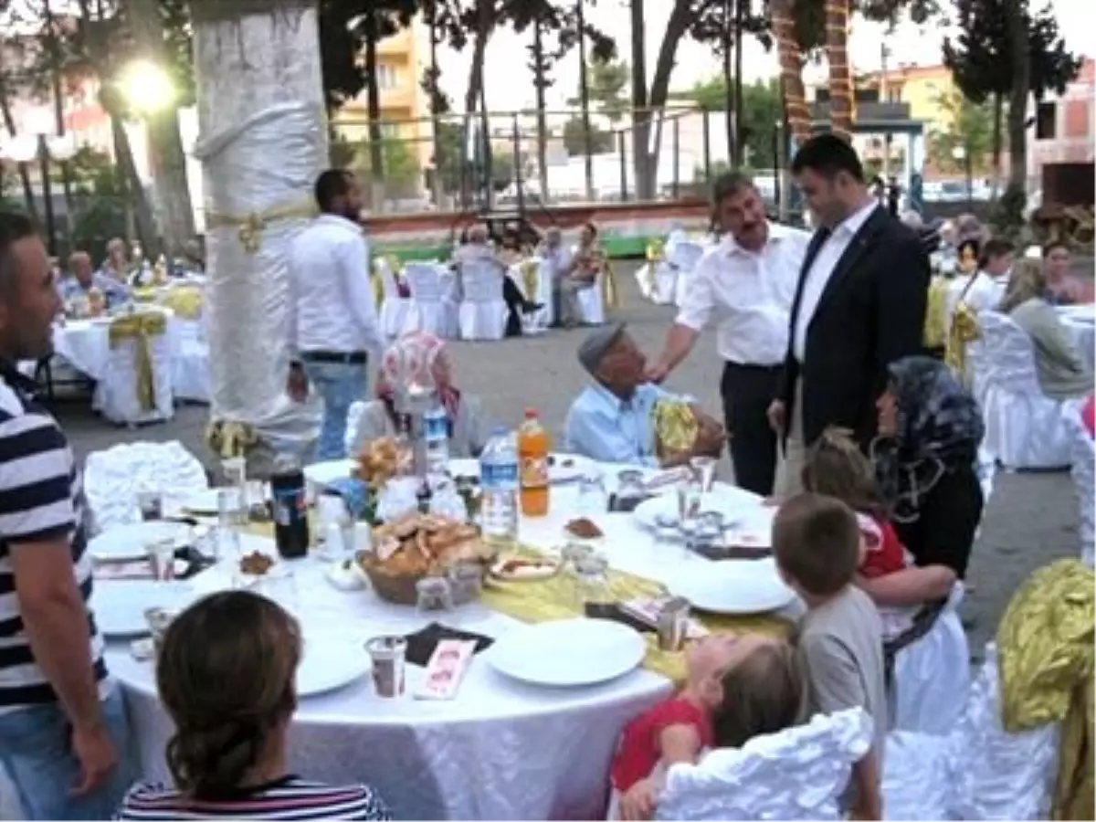 Saruhanlı\'daki Şehit ve Gazi Aileleri İftara Çağrıldı