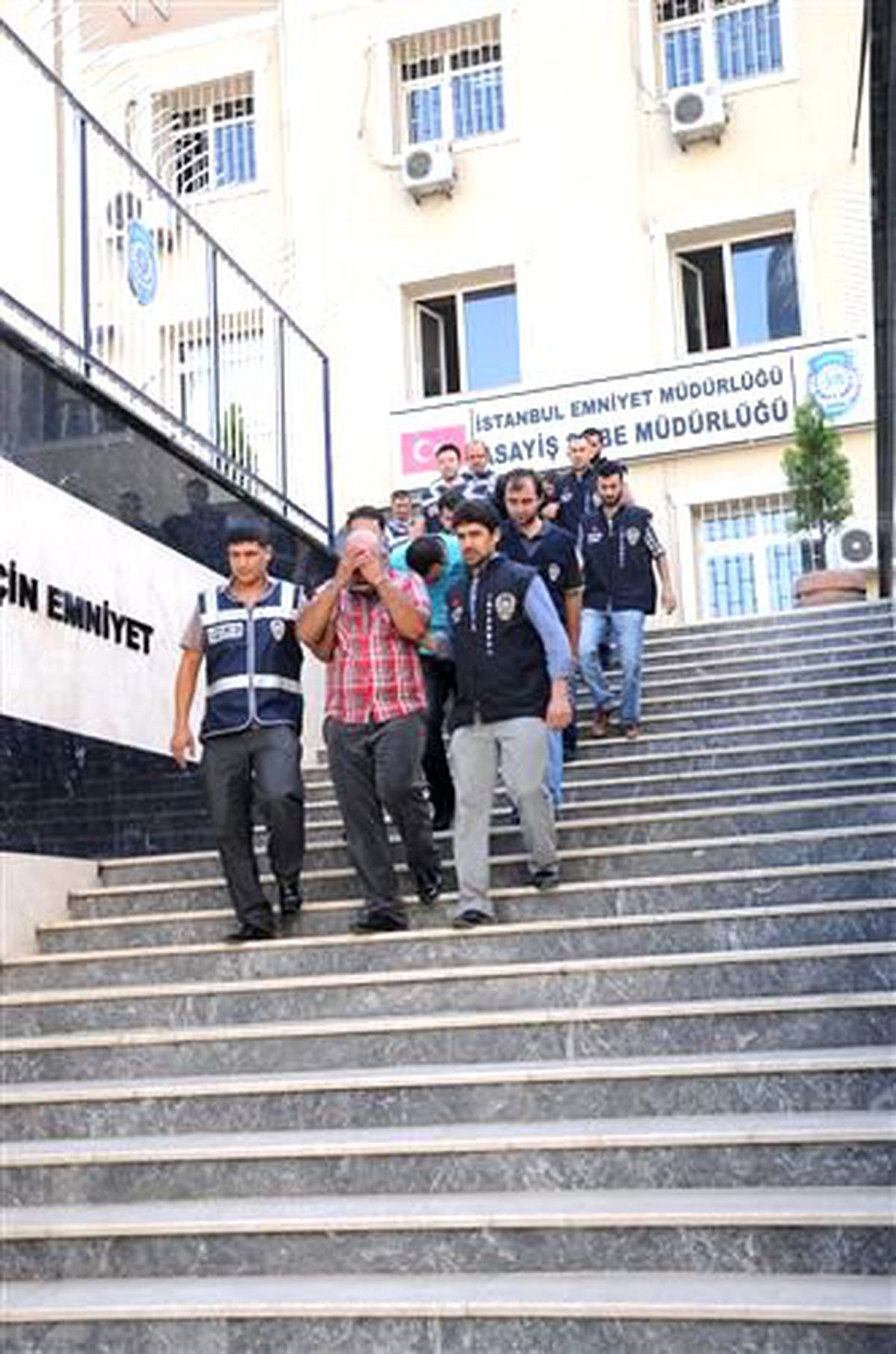 Savcının Evini Soyan Hırsızlar Yakalandı