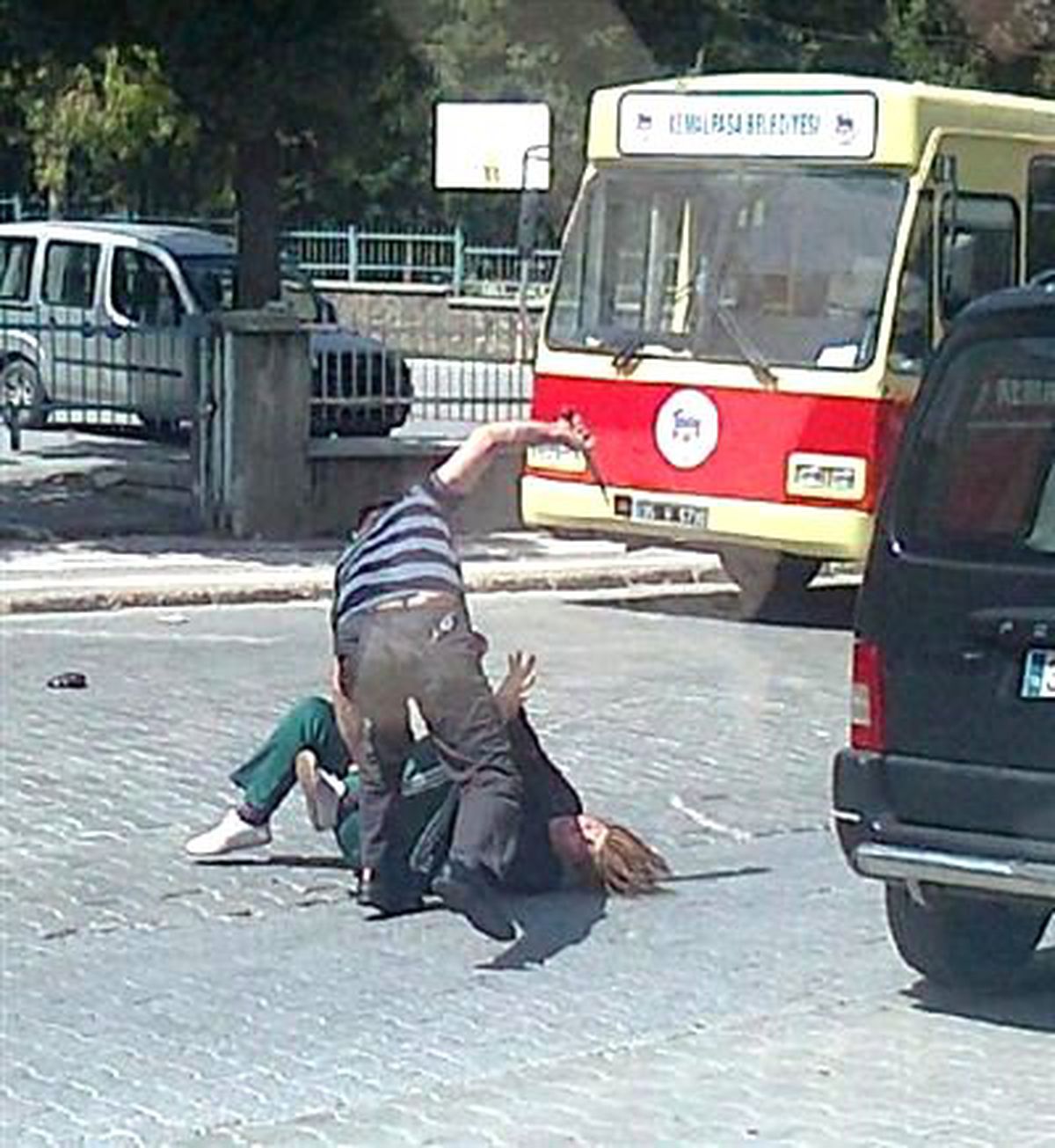 16 Kez Bıçakladığı Eşini Suçladı