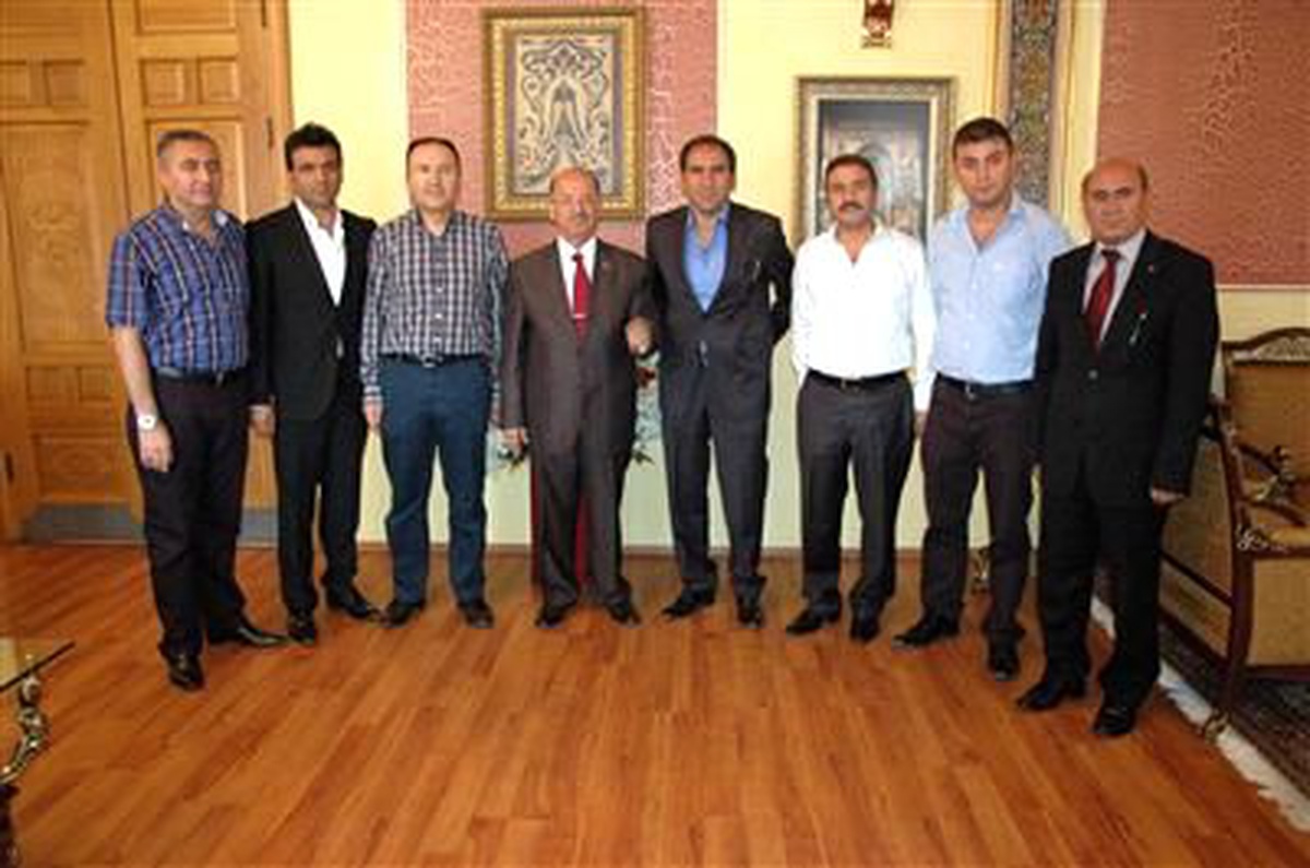Sivasspor Kulübü Vali Kolat\'ı Ziyaret Etti