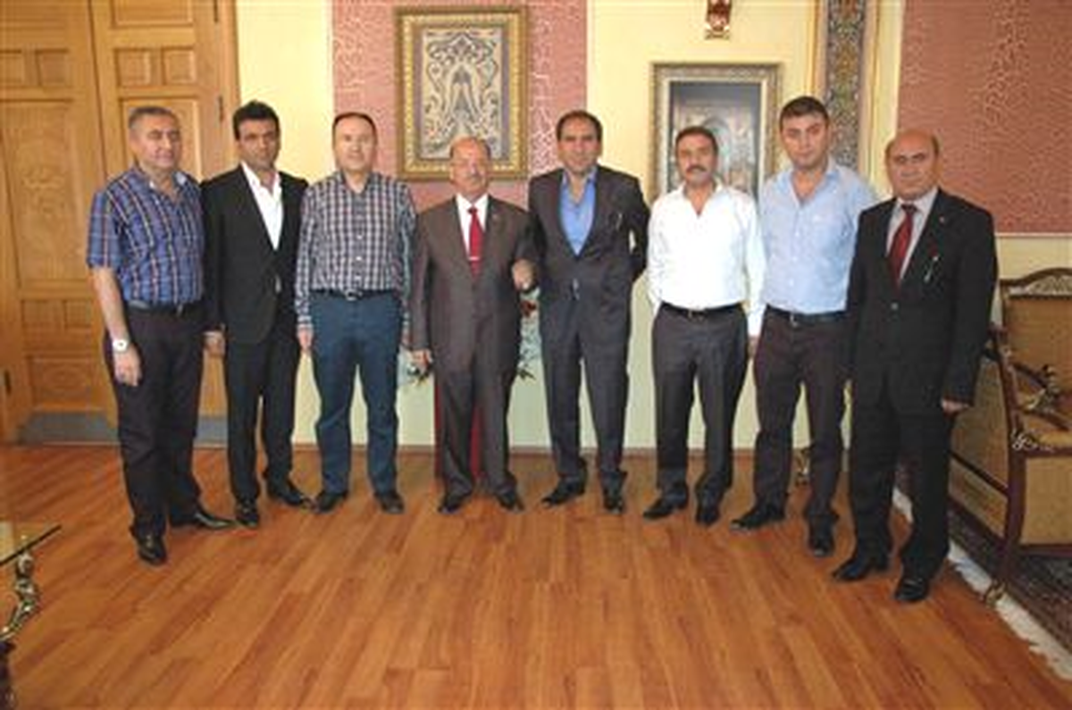 Sivasspor Yönetimi Vali Kolat\'ı Ziyaret Etti