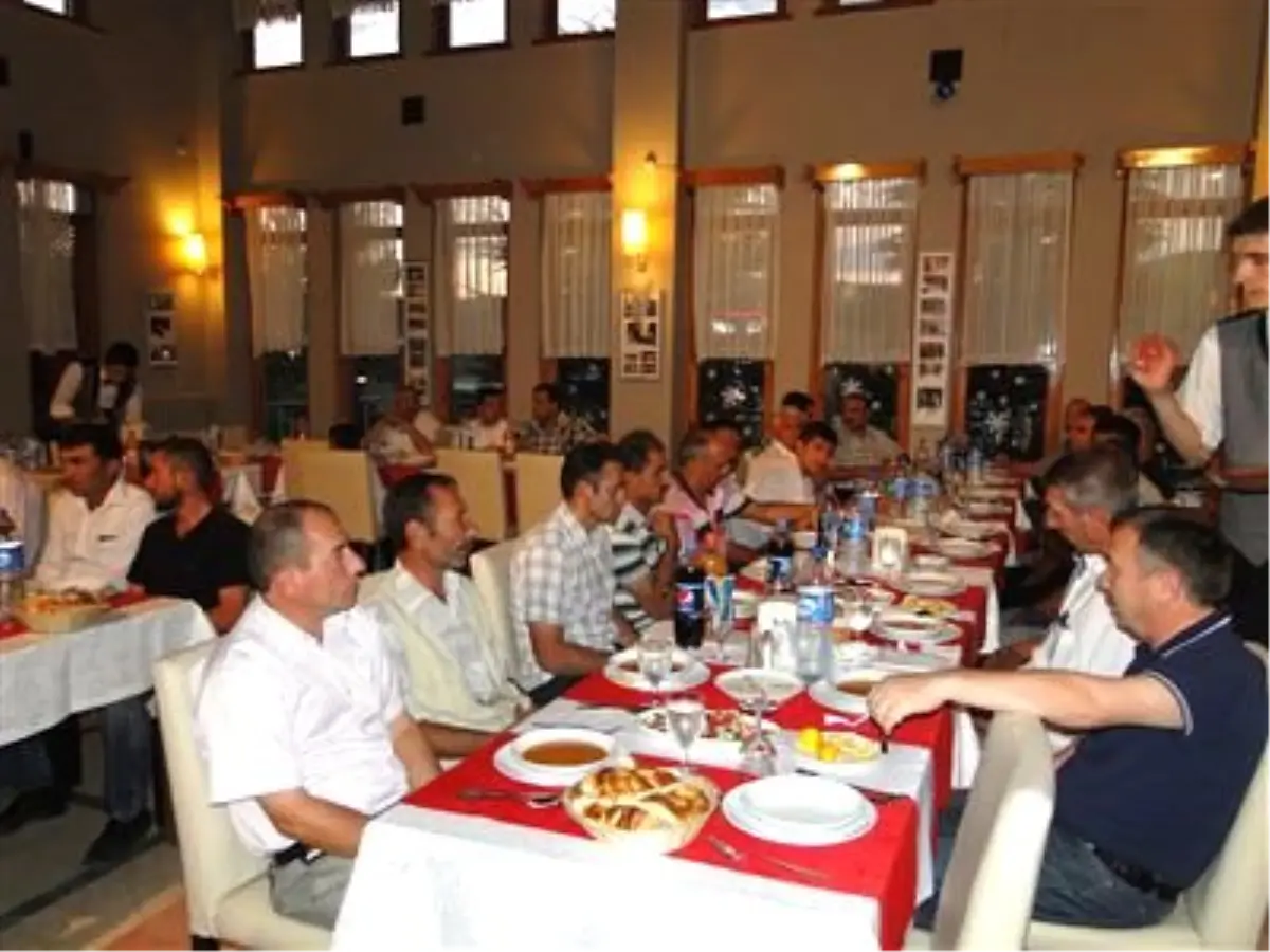 Sungurlu Belediye Başkanı\'ndan Personele İftar Yemeği