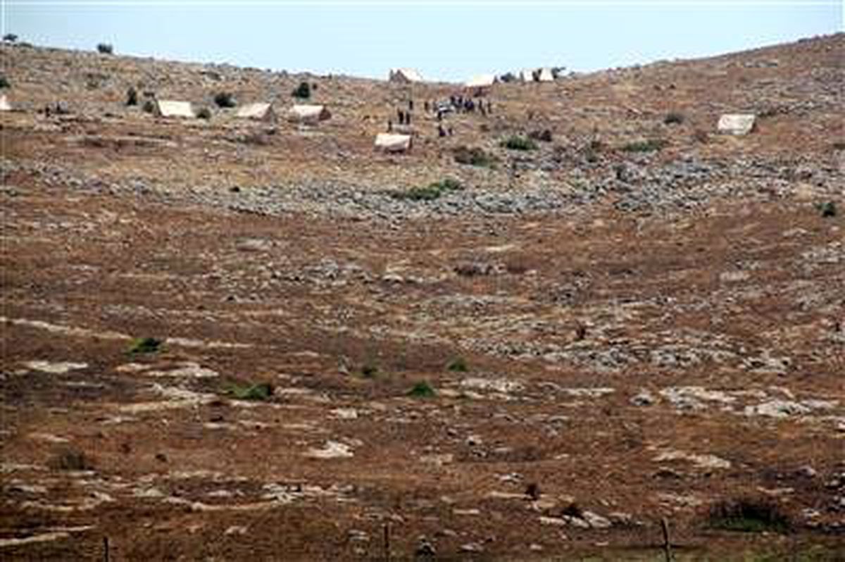 Suriyeliler Türk Sınırına 100 Metrelik Mesafede Çadır Kurdular