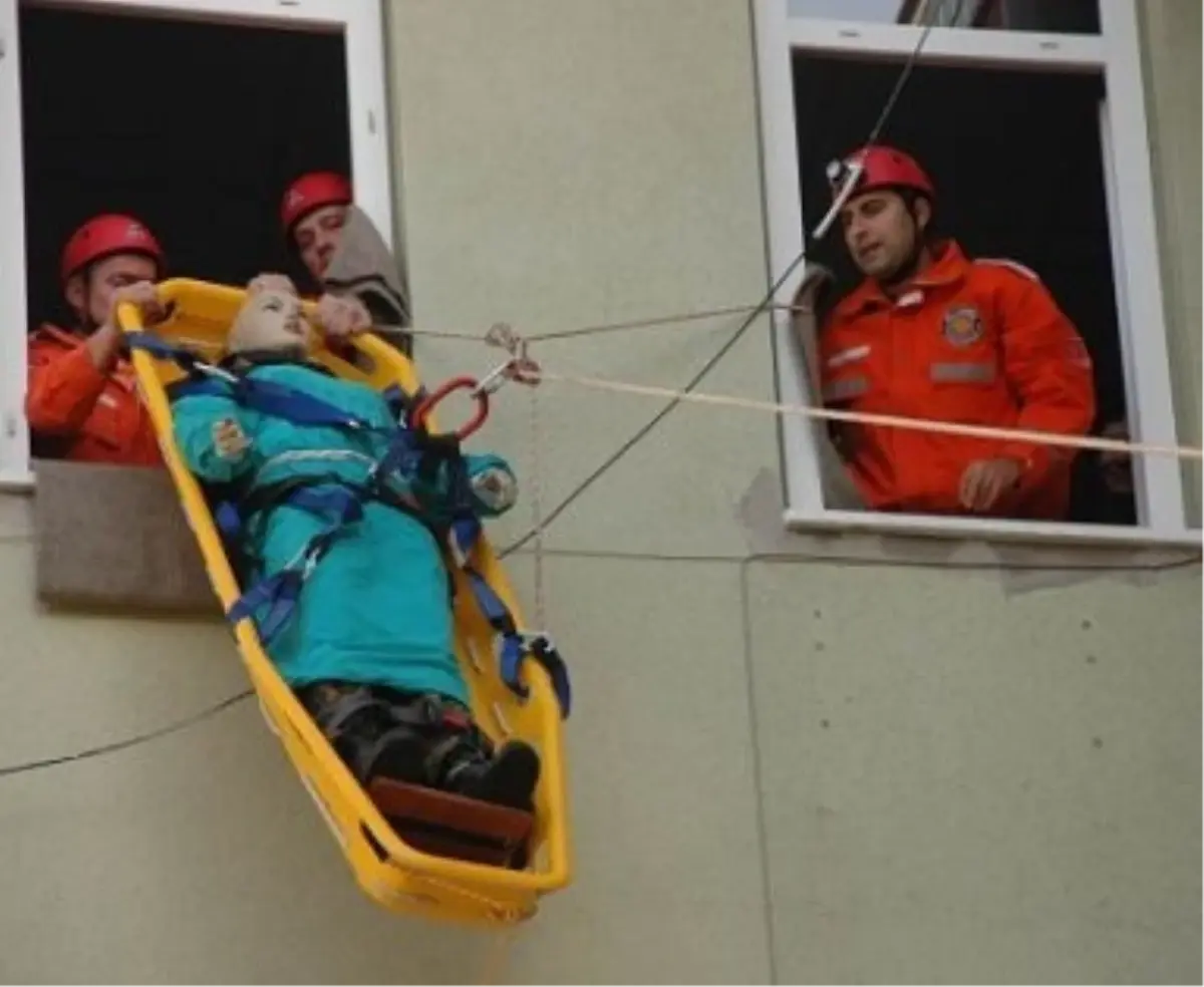 Turkcell\'den İstanbul İçin Deprem Tatbikatı