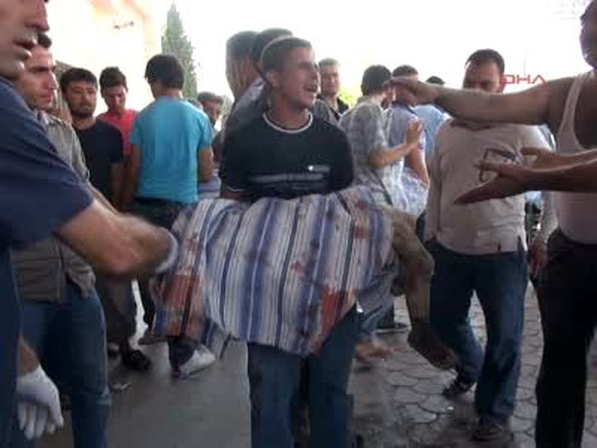 Uçaklar Azez\'i Bombaladı