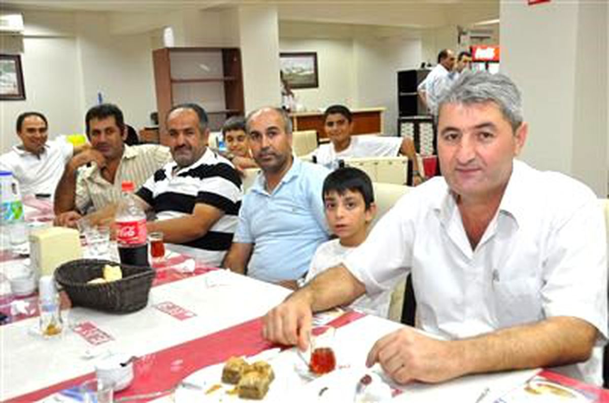 Uzunçiftlikli Minibüsçüler İftarda Buluştu
