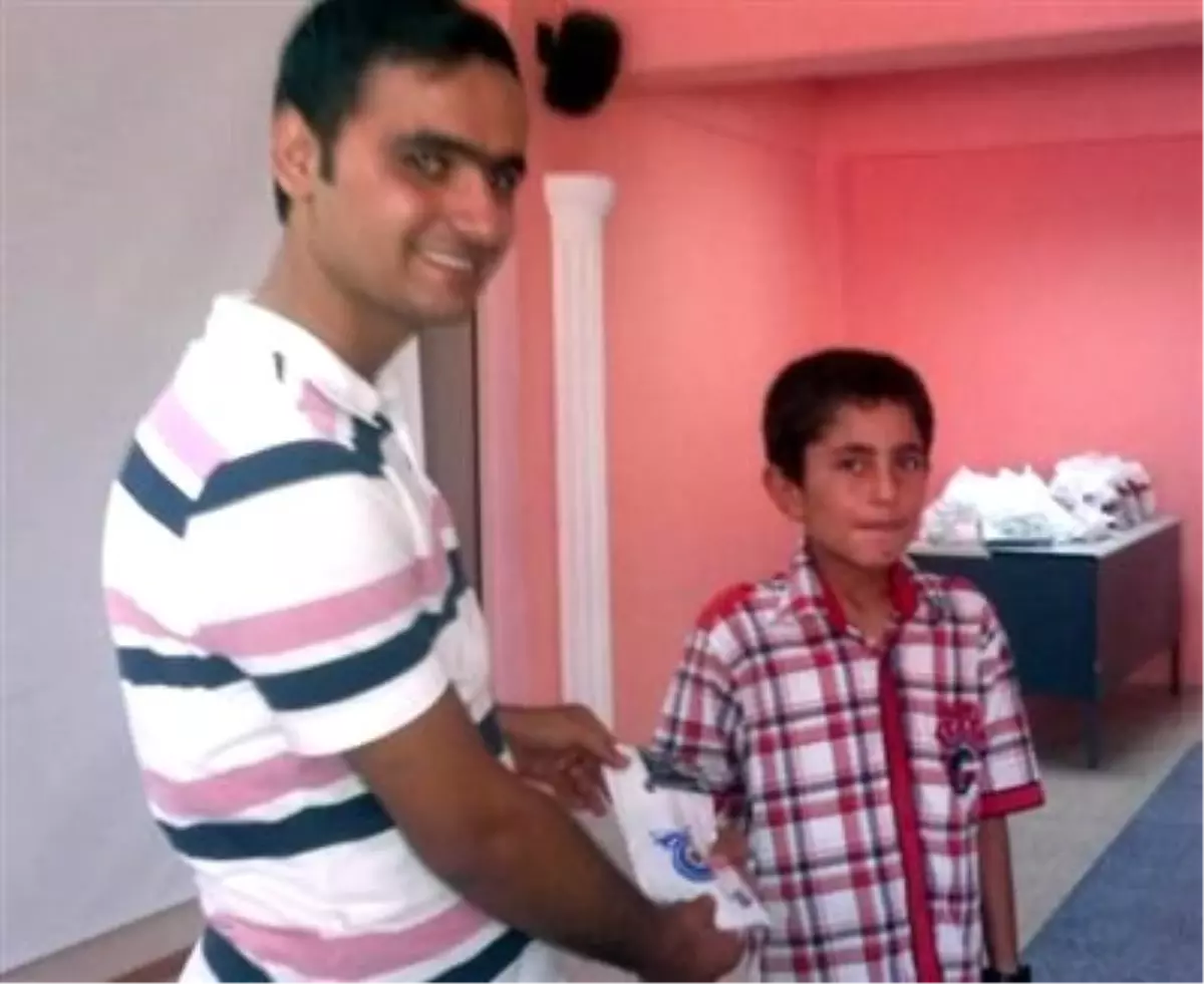 Yarışmada Derece Alan Çocuklara Altın Verildi