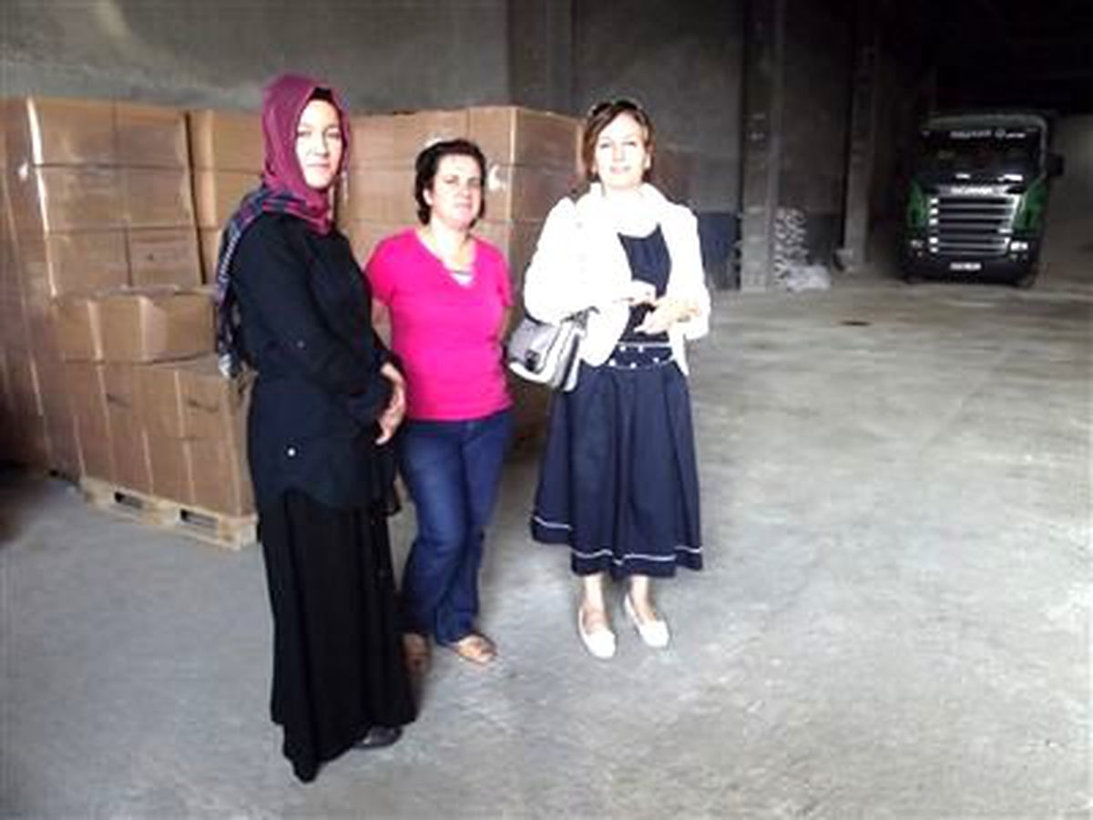 AK Parti Genel Merkezi Şarköy\'e Erzak Gönderdi