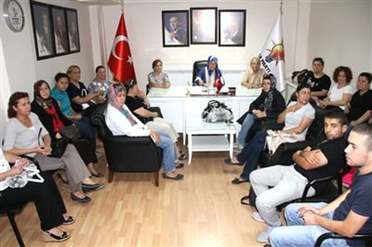 AK Parti\'li Kadınlardan Arakanlı Müslümanlara Yardım