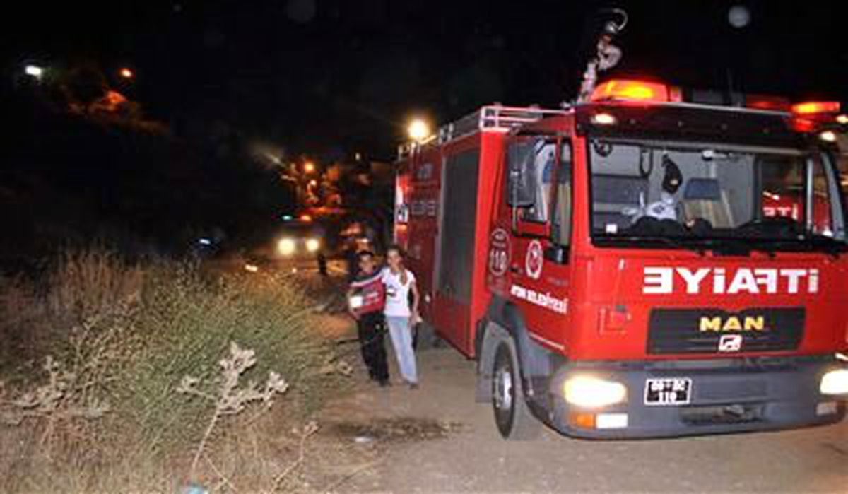 Aydın\'da Örtü Yangını Korkuttu