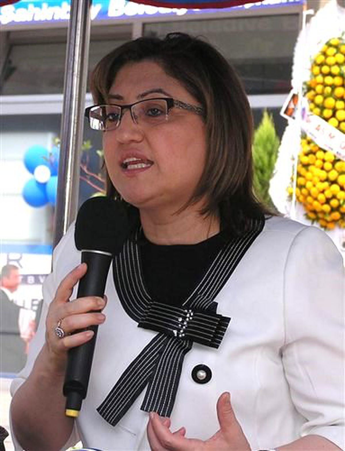 Bakan Şahin, \'Şefkat Mağazası\'nı Açtı