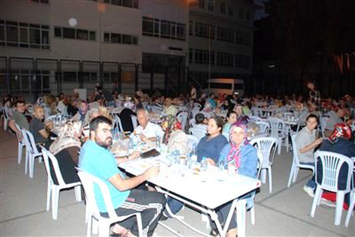 Başkan Doğan Cedit\'te İftar Verdi