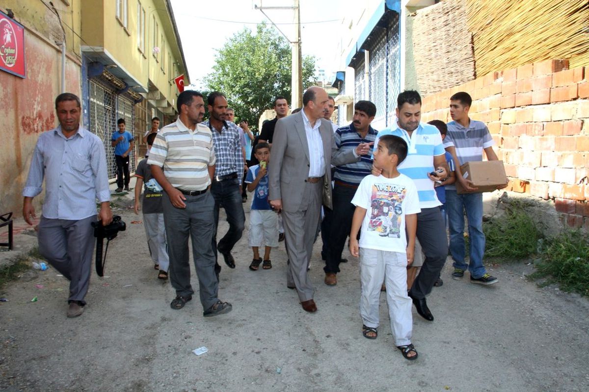 Başkan Selmanoğlu Salıbaba\'da Kur\'an Dağıttı

