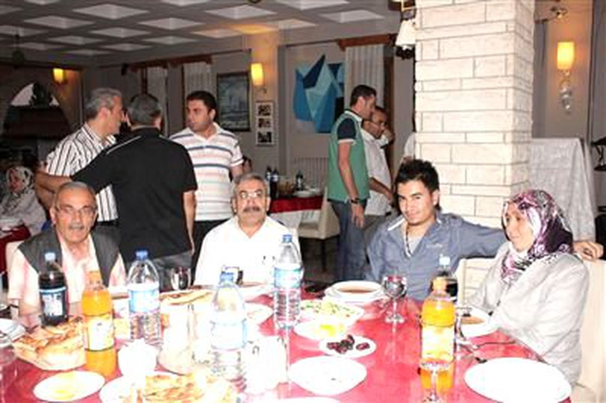 Başkan Uzunkaya Şehit Ailelerine İftar Yemeği Verdi