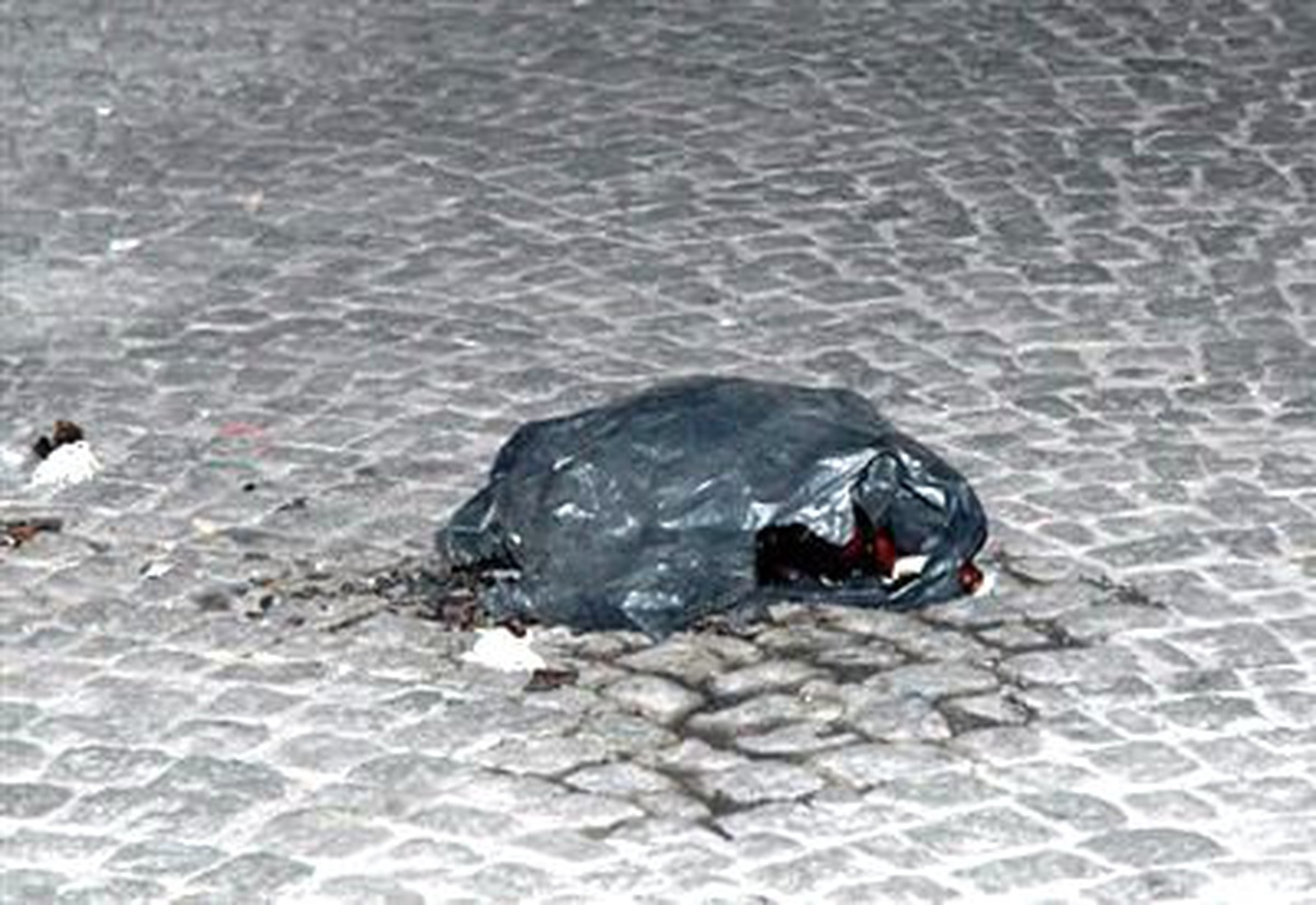 Beyoğlu\'da Ses Bombalı Molotoflu Saldırı Foto