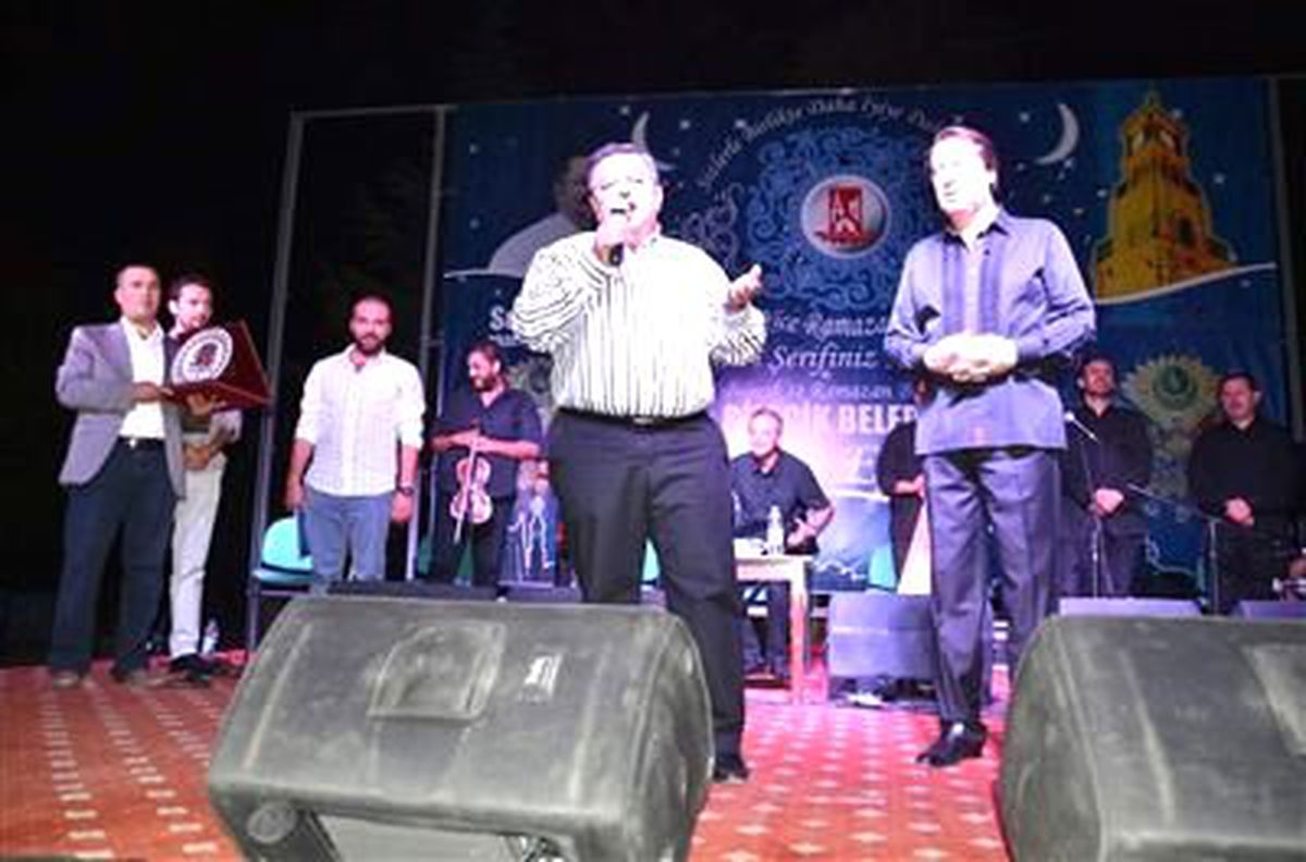Bilecik\'te Ahmet Özhan Konseri