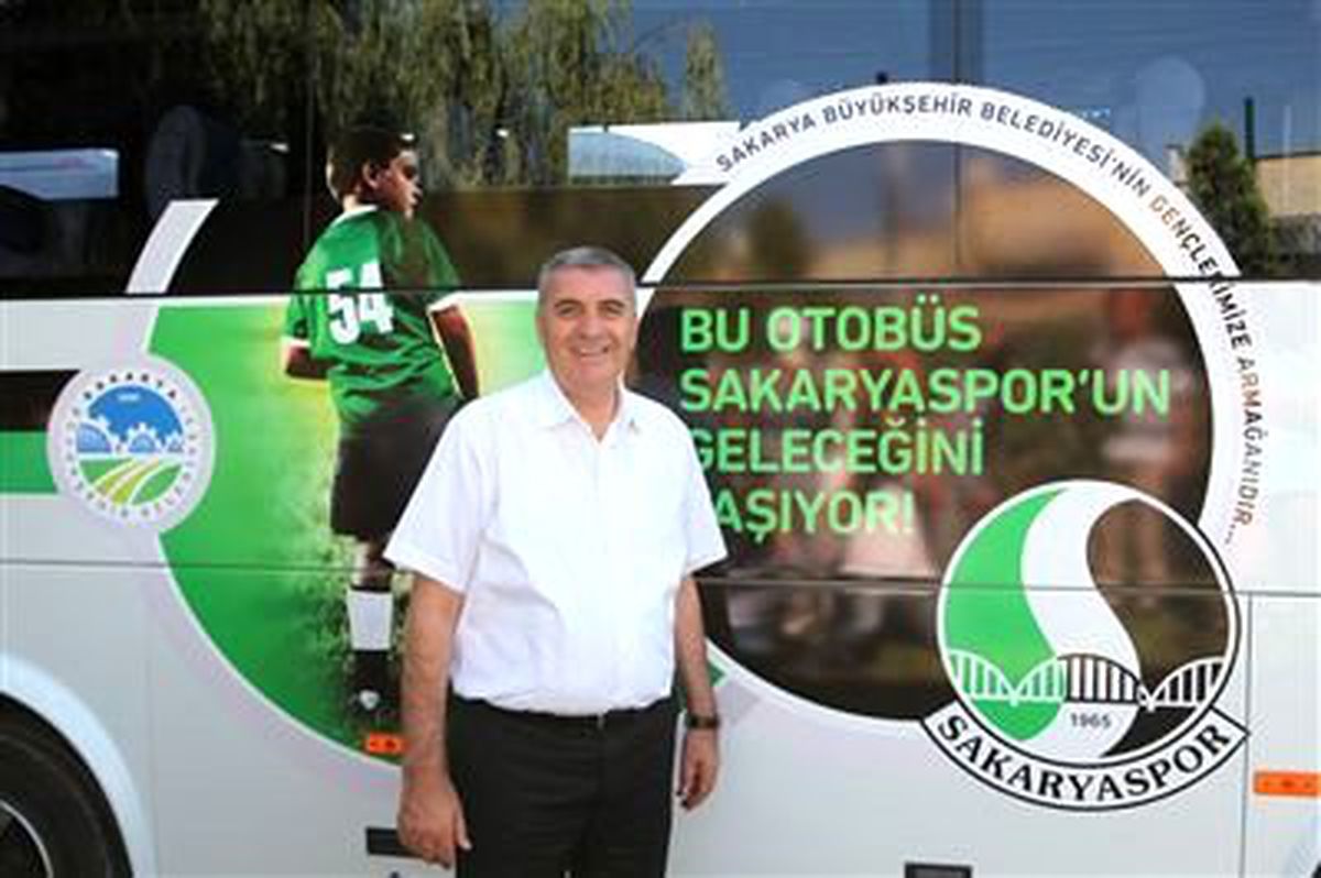 Büyükşehir Belediyesinden Sakaryaspor Altyapısına Bayram Hediyesi