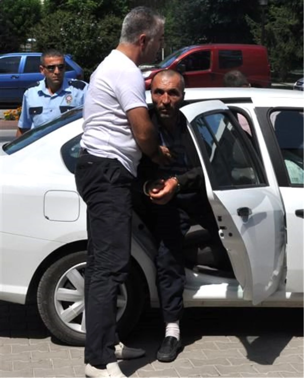 CHP\'li Meclis Üyesinin Katil Zanlısı Adliyeye Çıkarıldı