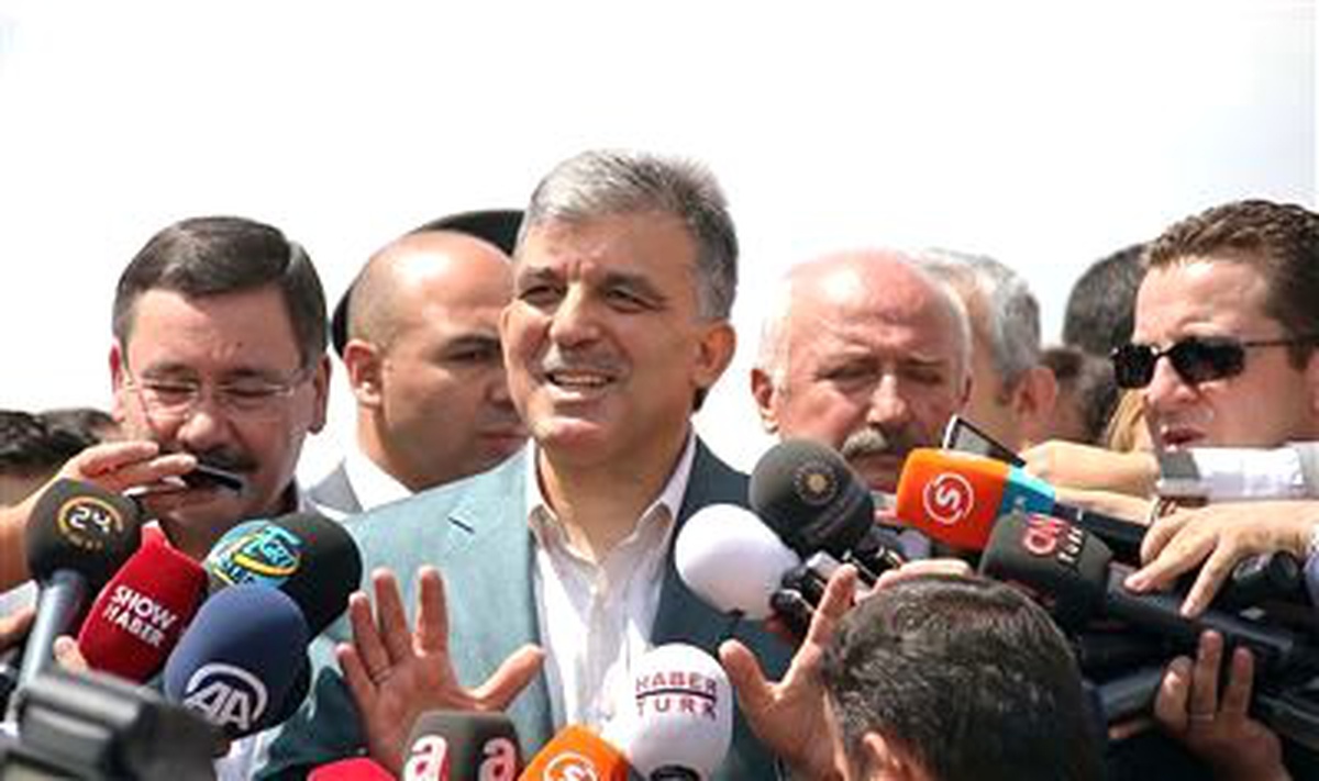 Cumhurbaşkanı Abdullah Gül, Cuma Namazı Sonrası Soruları Yanıtladı (1)