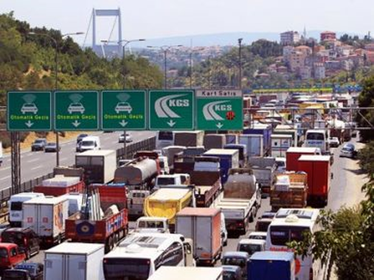 Fatih Sultan Mehmet Köprüsü\'nda Trafik Kazası: 1 Yaralı