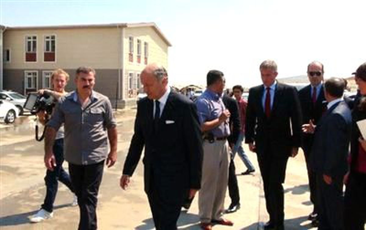 Fransa Dışişleri Bakanı Fabıus, Konteyner Kenti Ziyaret Etti