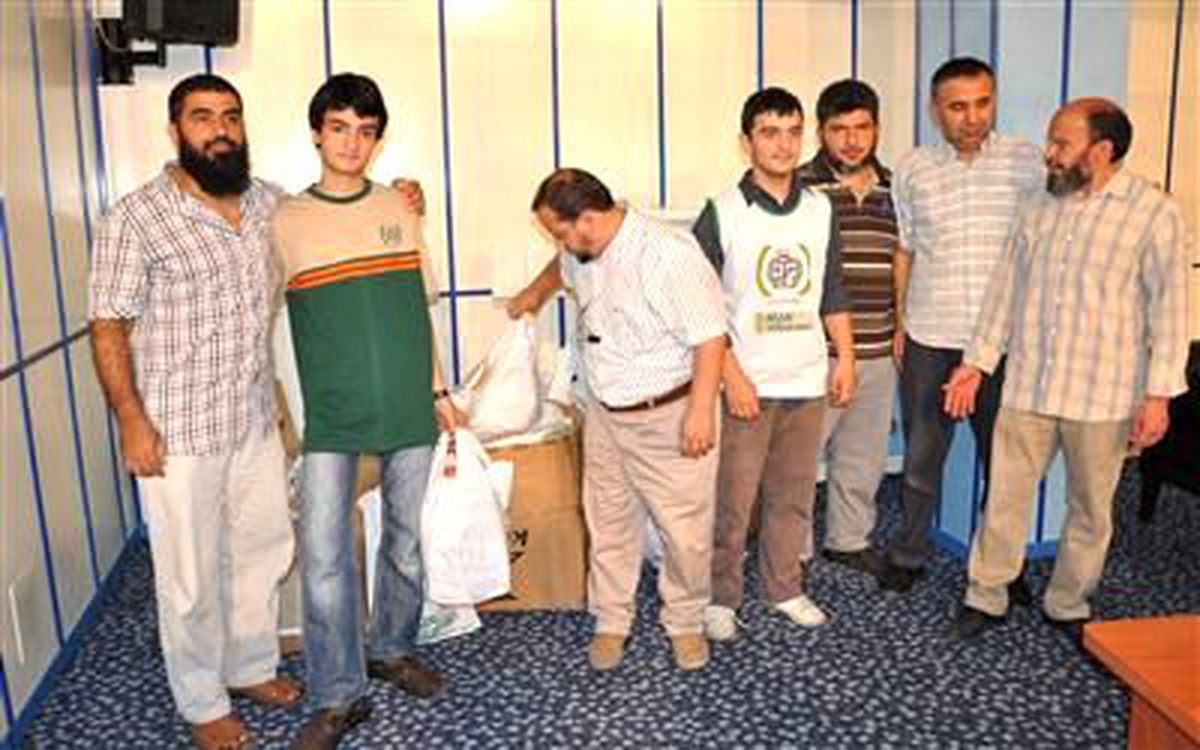 İhh\'dan 170 Yetime Bayramlık