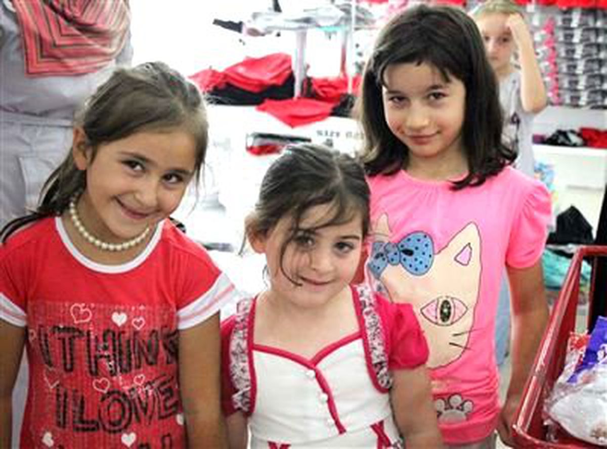 İhh İniyad\'dan İnegöllü Yetimlere Yardım