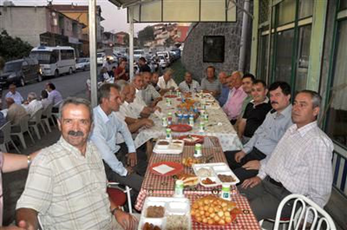 Kaptaşlılar Derneğinden İftar Yemeği