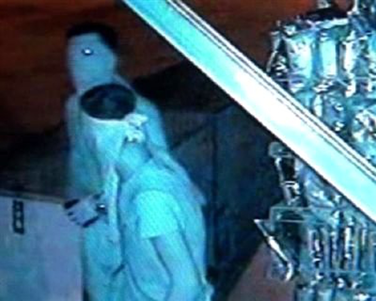 Marketi Soymaya Kalkanlar, Tanınmamak İçin Atletten Maske Yapmış