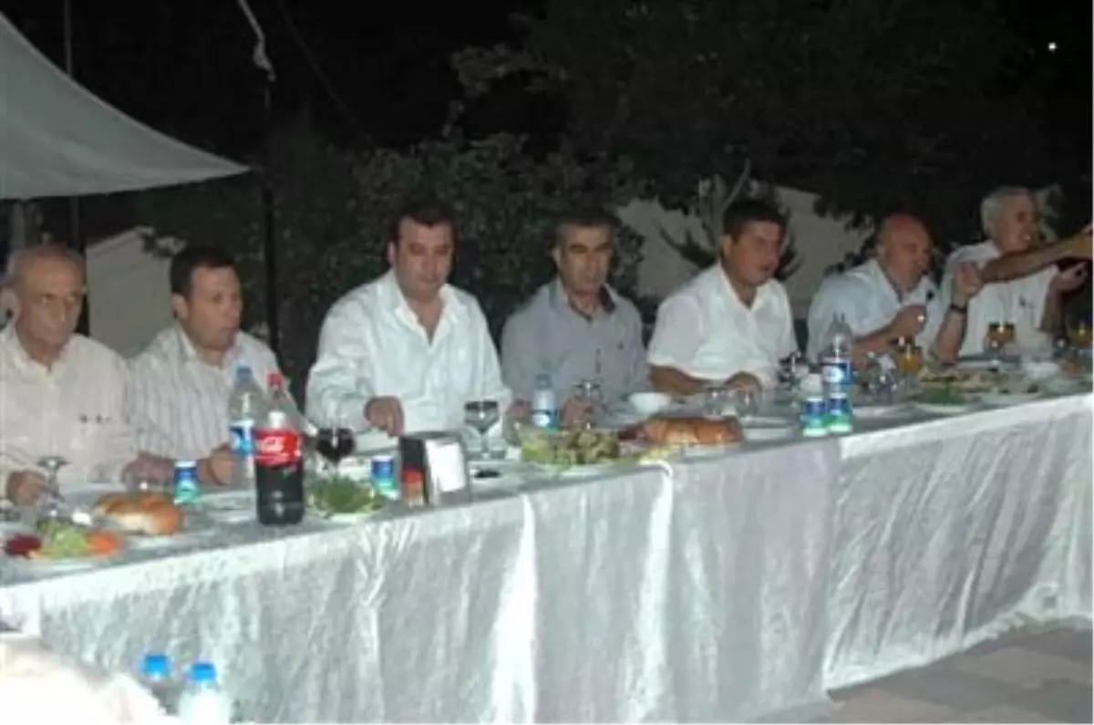 MHP Yüreğir'de İftar